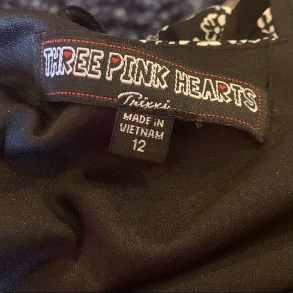 Three Pink Hearts Dress size 12. - Picture 2 of 3